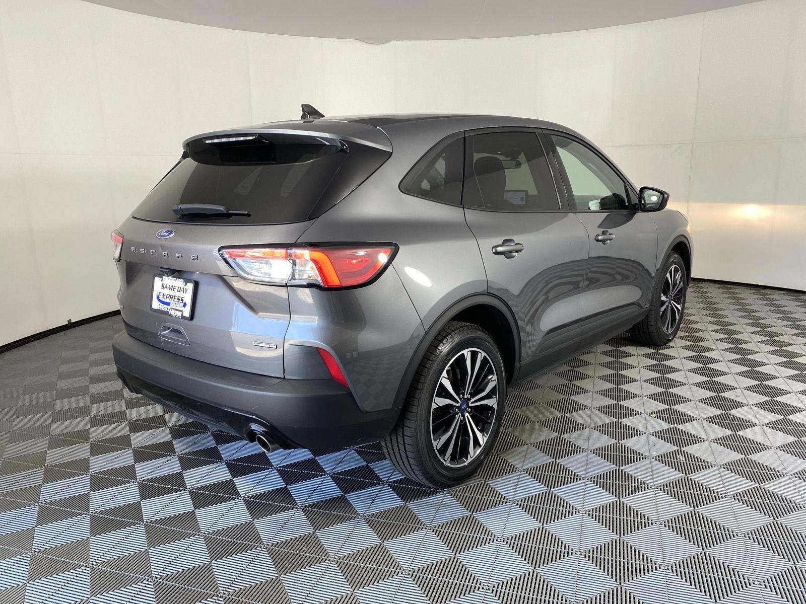 Used 2022 Carbonized Gray Ford SE Hybrid image 9