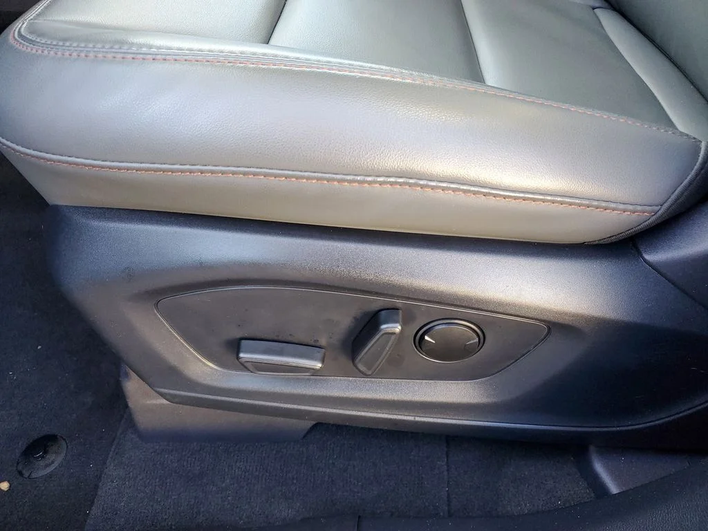 Used 2026 Vapor Blue Metallic Ford Active image 6