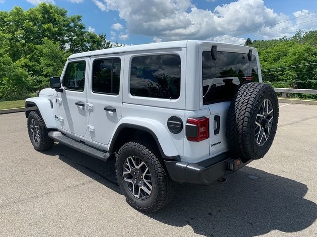 New 2026 Bright White Clear-Coat Exterior Paint Jeep Sahara image 3