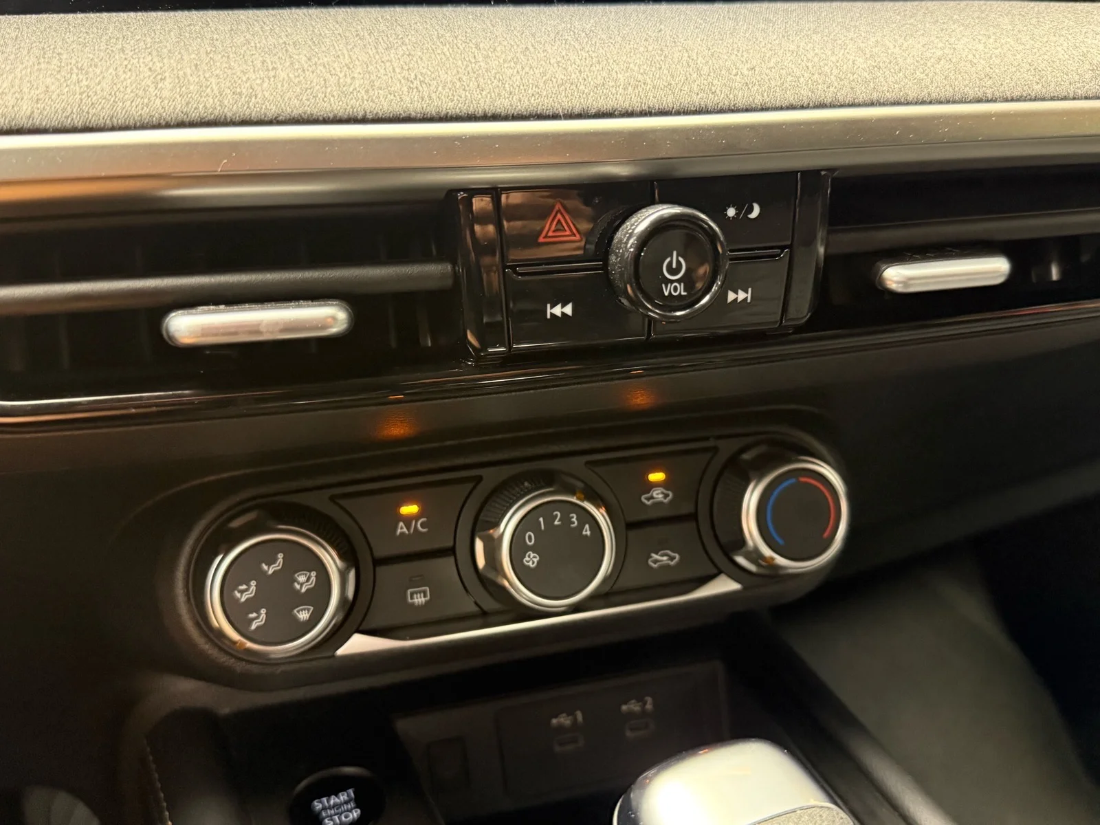 Used 2025 Fresh Powder (qm1) Nissan SV image 18