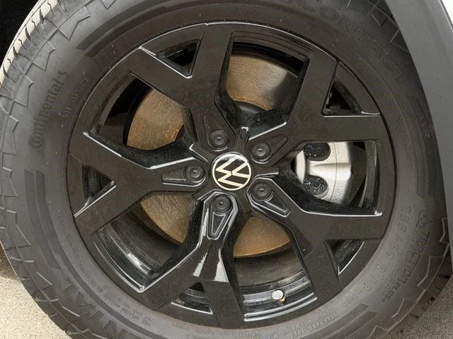Certified Used 2025 White Volkswagen 2.0T Peak Edition image 7