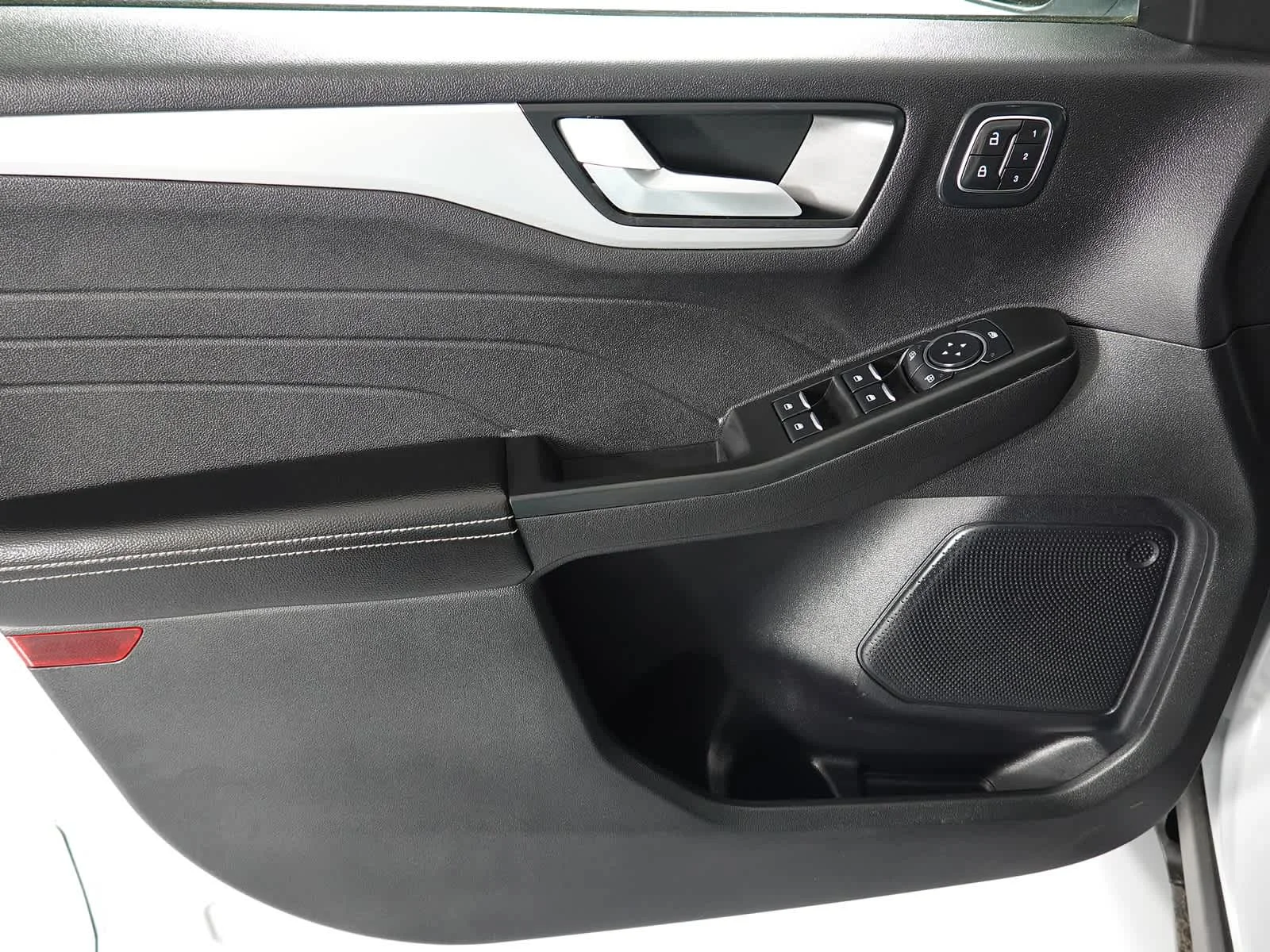 Used 2025 Space Silver Ford Platinum image 11