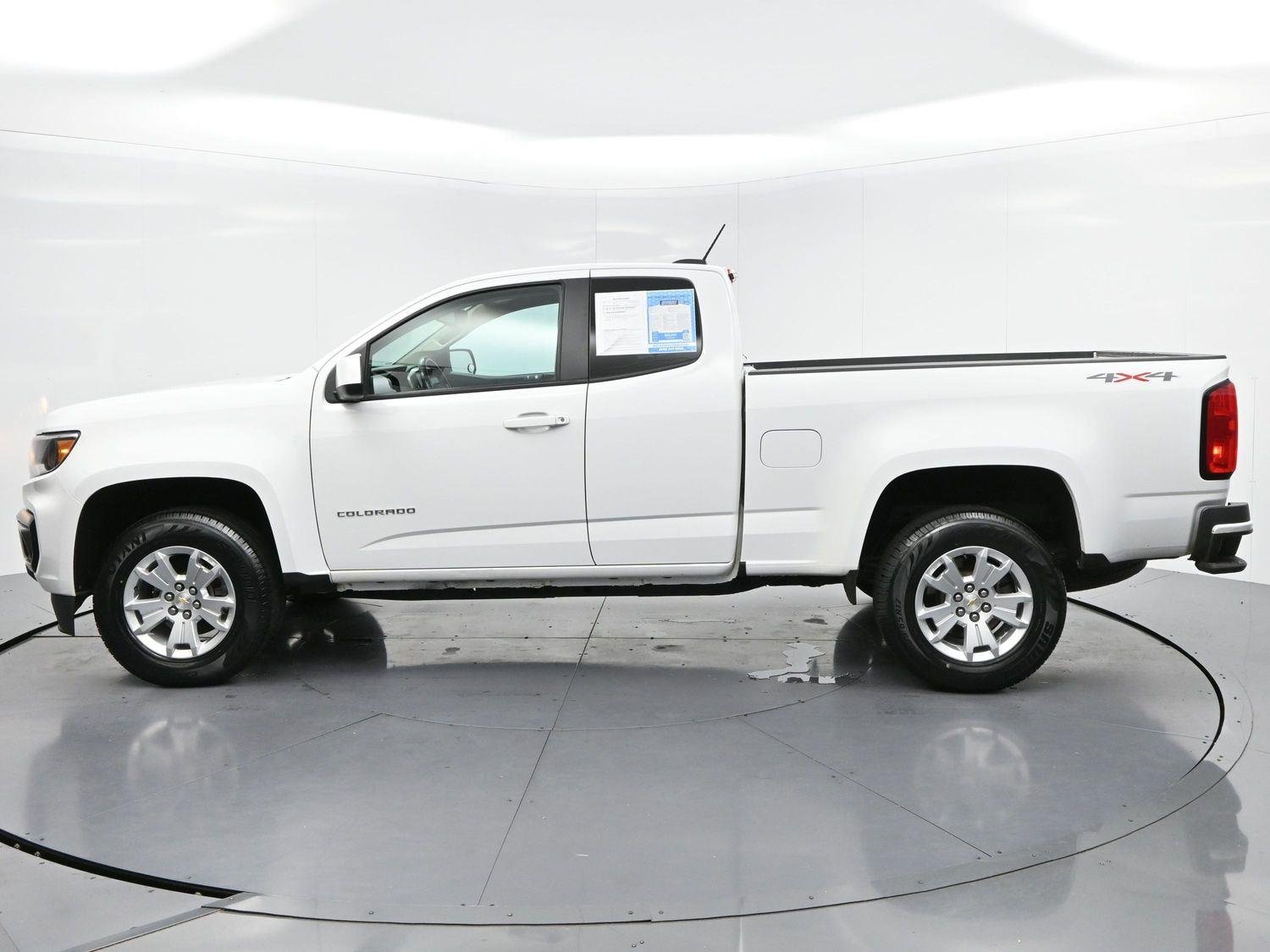 Used 2022 Summit White Chevrolet 4WD LT image 4