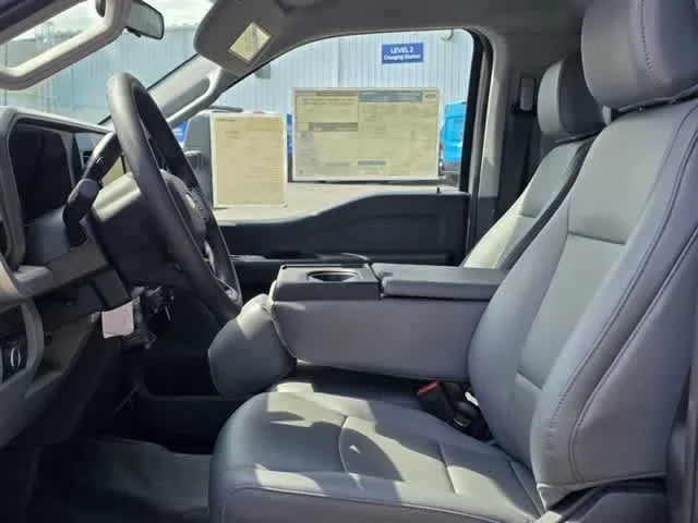 2025 Ford F-550 Super Duty Chassis Cab XL - Photo 67