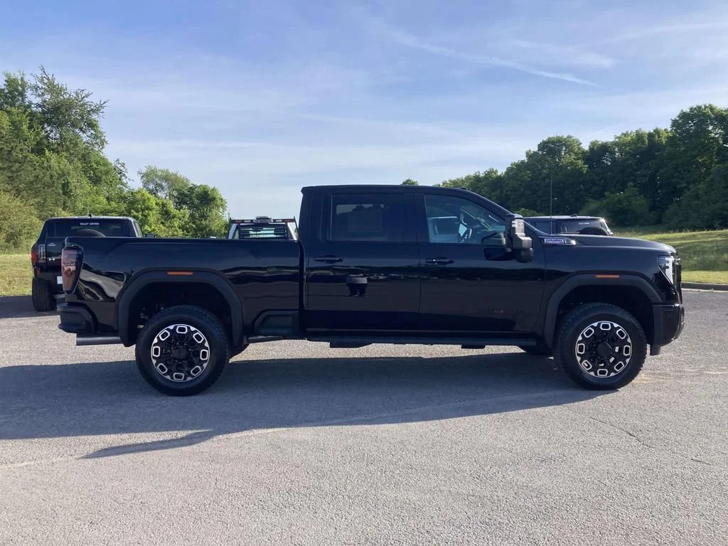 New 2026 Onyx Black GMC AT4 image 2