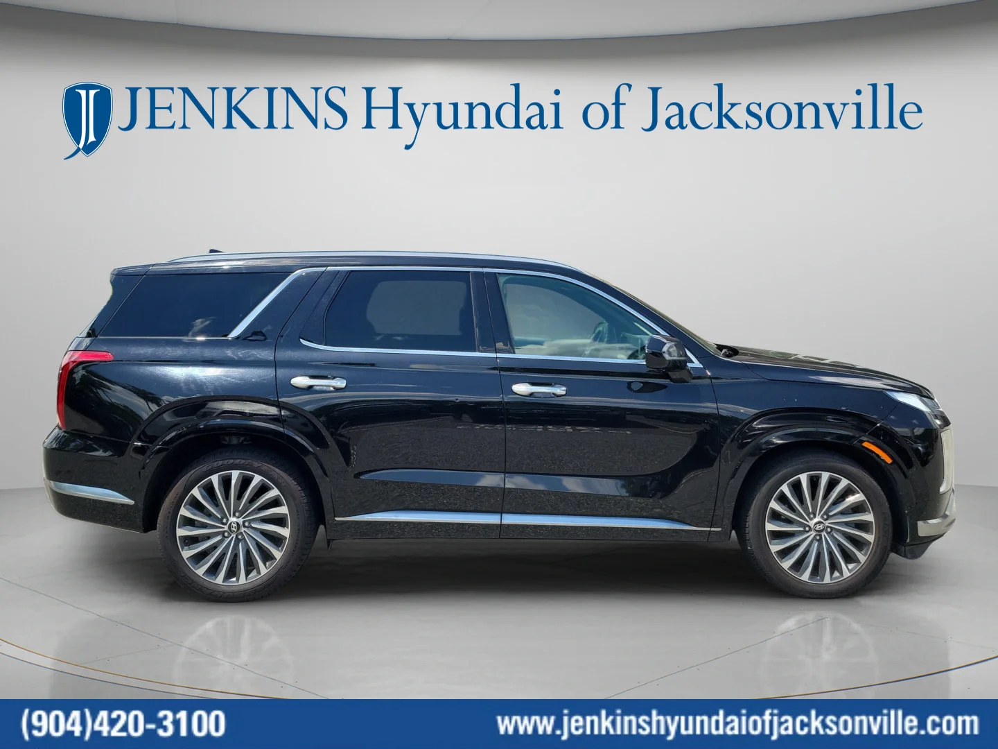 Used 2024 Abyss Black Pearl Hyundai Calligraphy image 2