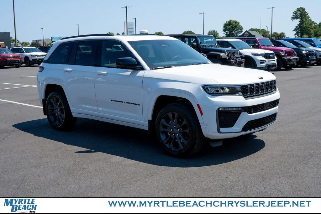 New 2026 Bright White Clear-Coat Exterior Paint Jeep Limited Reserve image 8