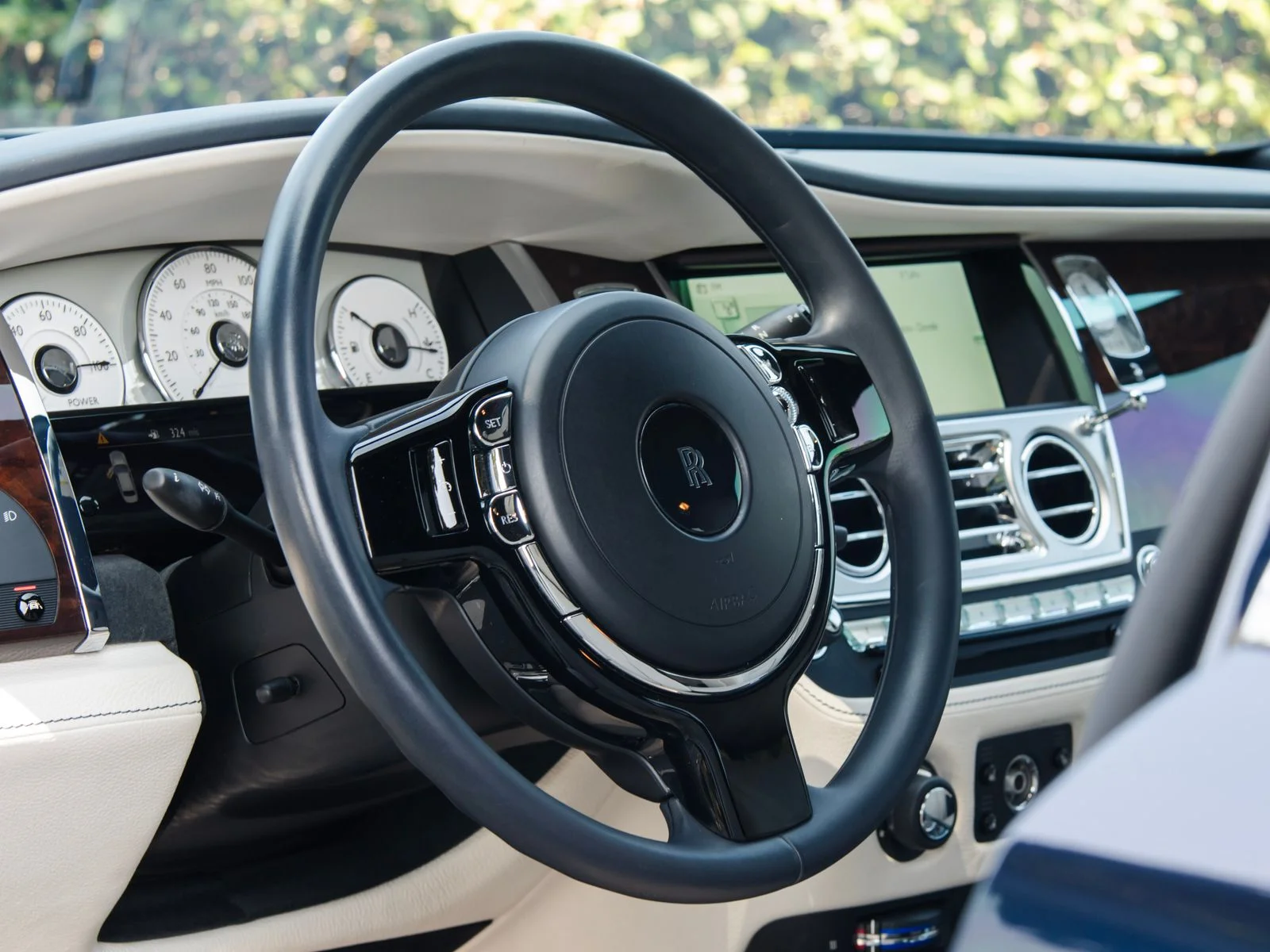 Certified Used 2016 Midnight Sapphire Rolls-Royce  image 20