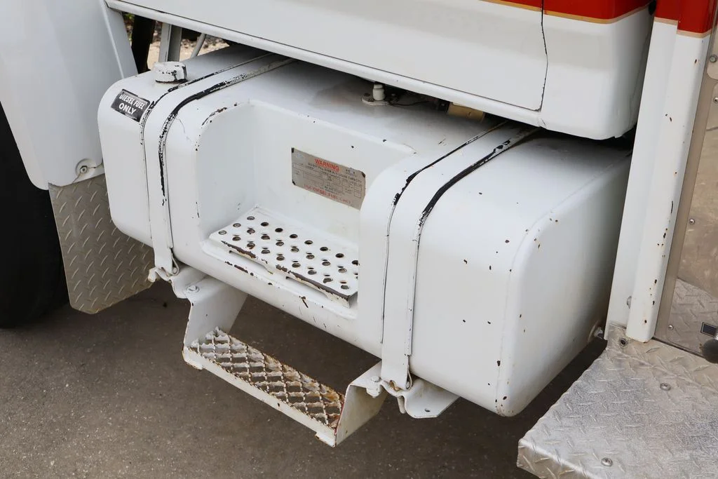Used 1987  Ford F8000 image 14