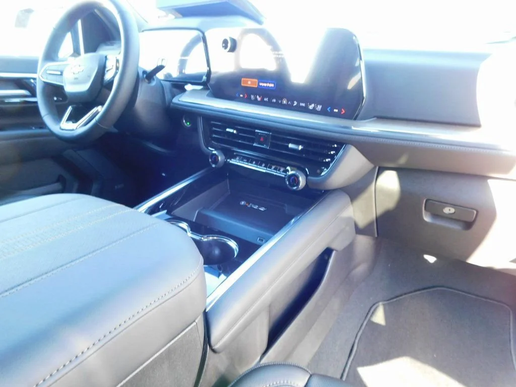 2025 Chevrolet Suburban High Country - Photo 20