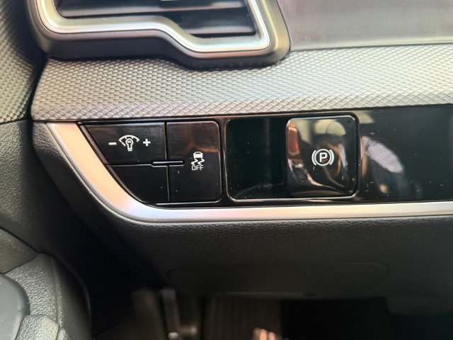 Certified Used 2024 Gray Kia LX image 17