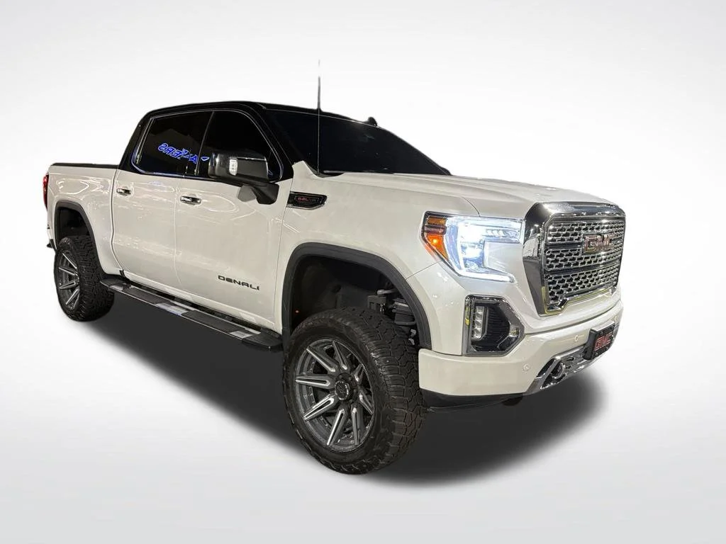 Used 2021 White GMC Denali image 2