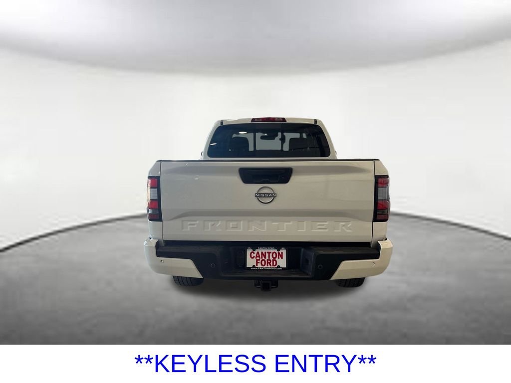 Used 2023 Glacier White Nissan SV image 5