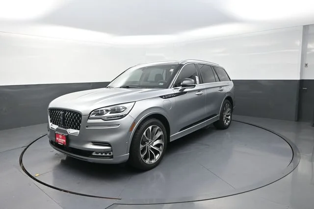 Used 2022 Silver Lincoln Grand Touring image 47