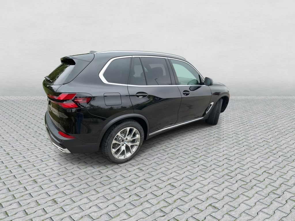 New 2026 Black Sapphire Metallic BMW xDrive40i image 8
