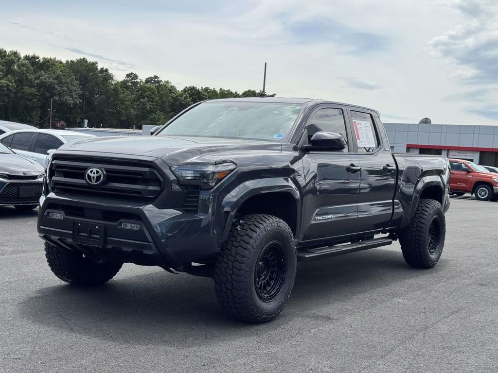 Used 2025  Toyota SR5 image 23