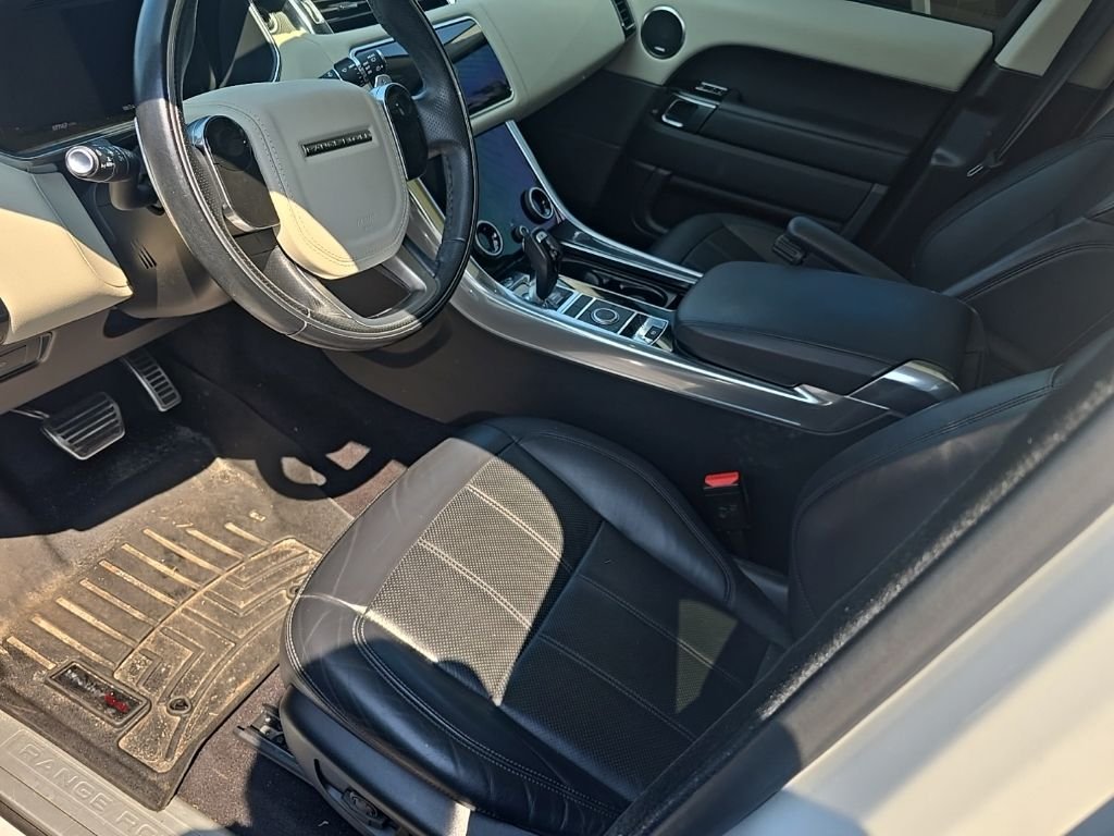 Used 2021  Land Rover HSE Silver Edition image 12