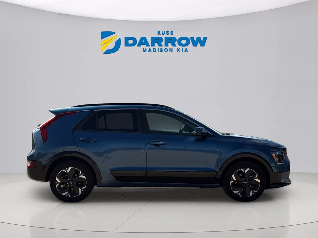 Certified Used 2024 Mineral Blue Kia Wave image 6