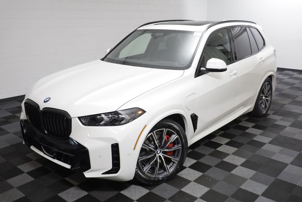 New 2026 Alpine White BMW xDrive50e image 2