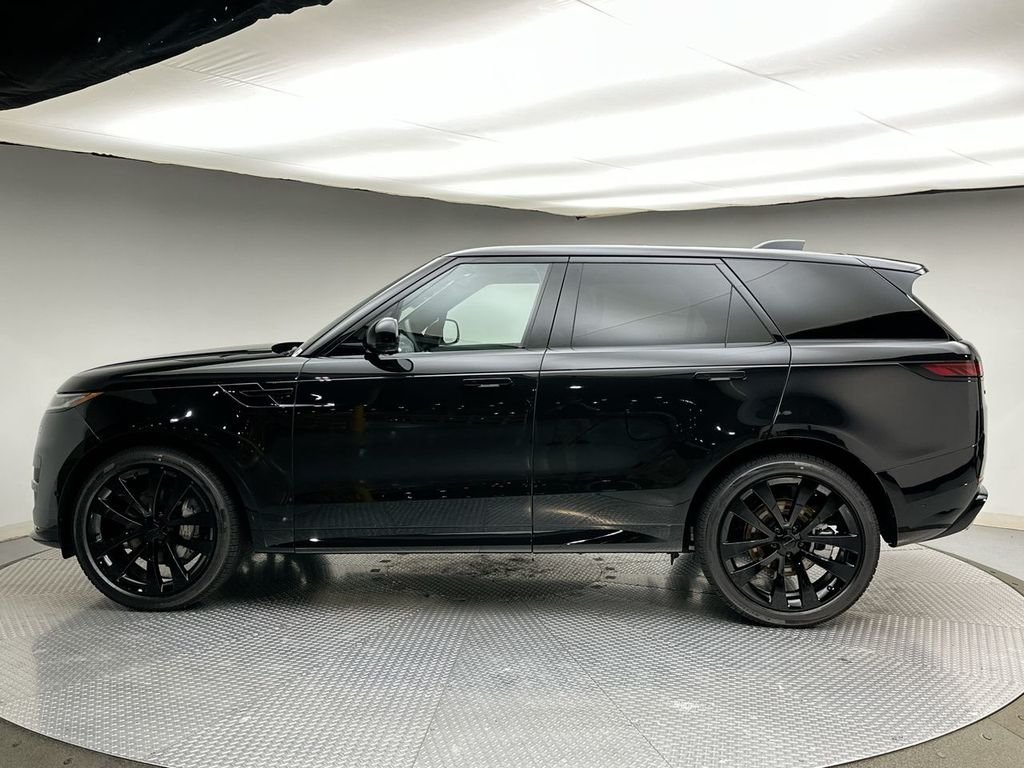 New 2027 Santorini Black Land Rover Dynamic SE image 2