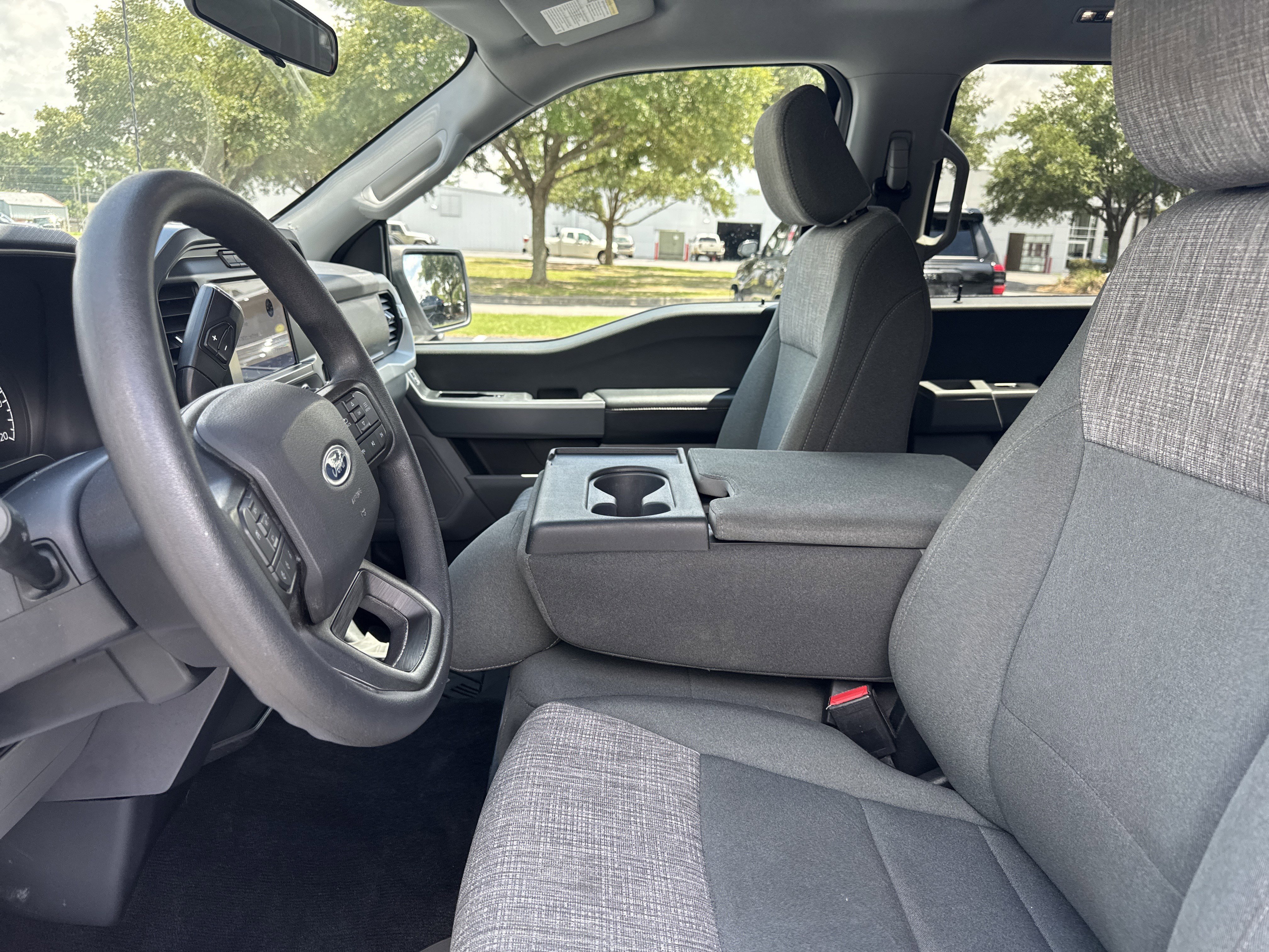 Used 2023 Oxford White Ford XLT image 13