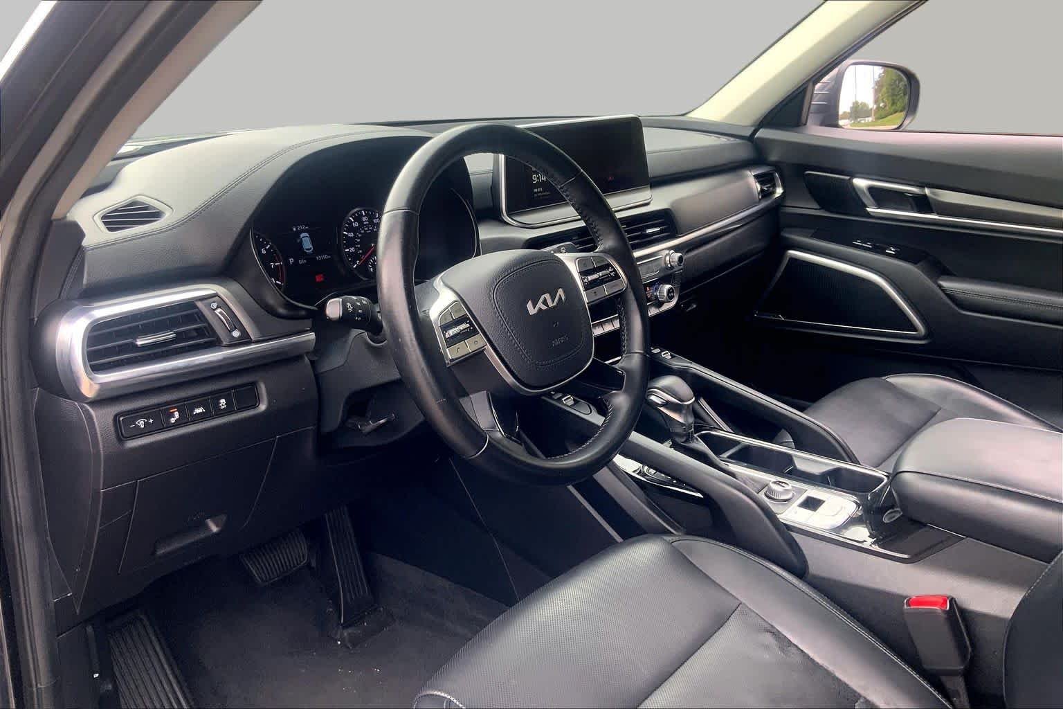 Used 2022 Gravity Grey Kia S image 17