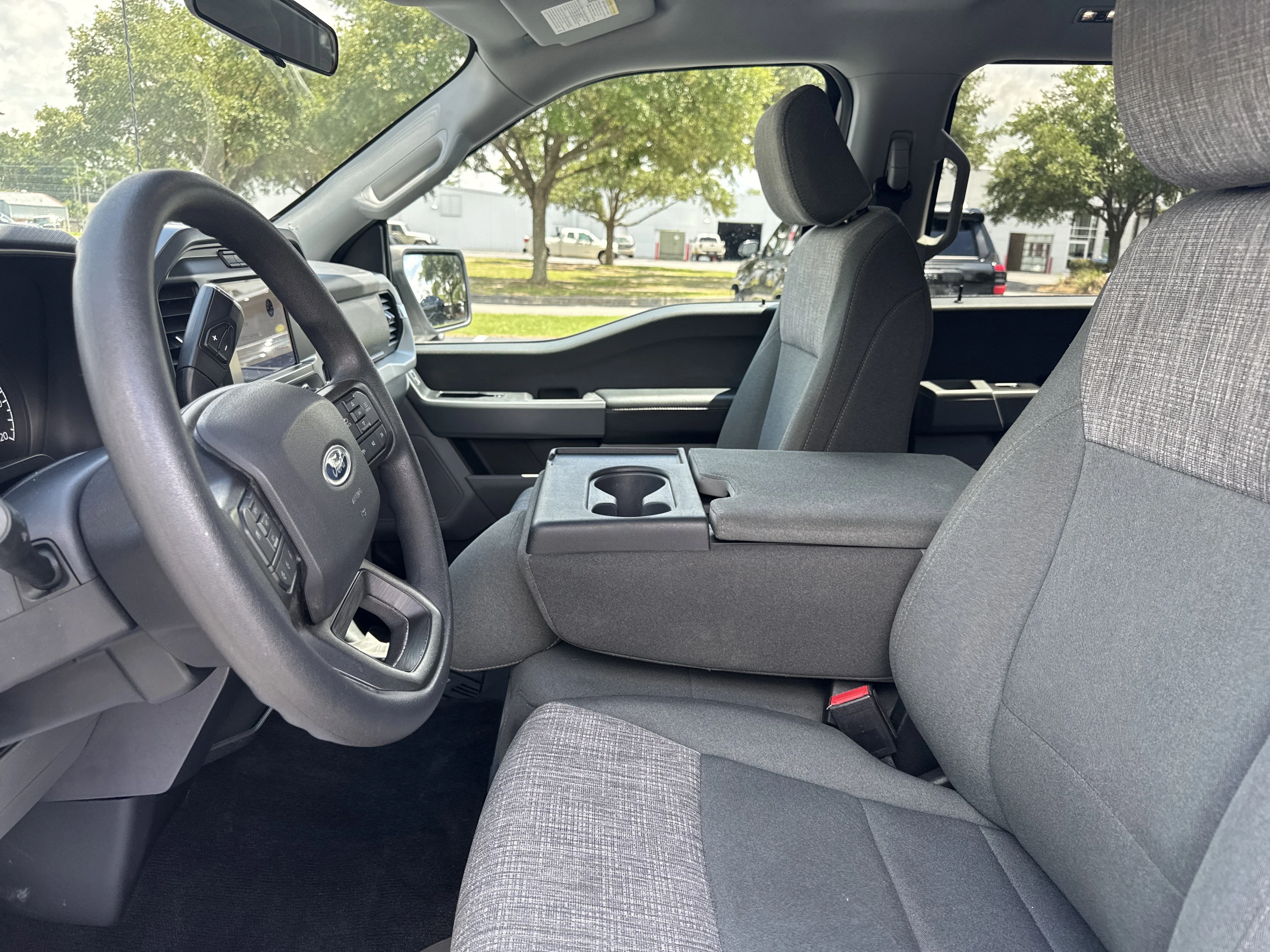 Used 2023 Oxford White Ford XLT image 13