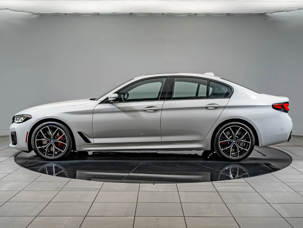 Used 2022 Alpine White BMW 540i image 8