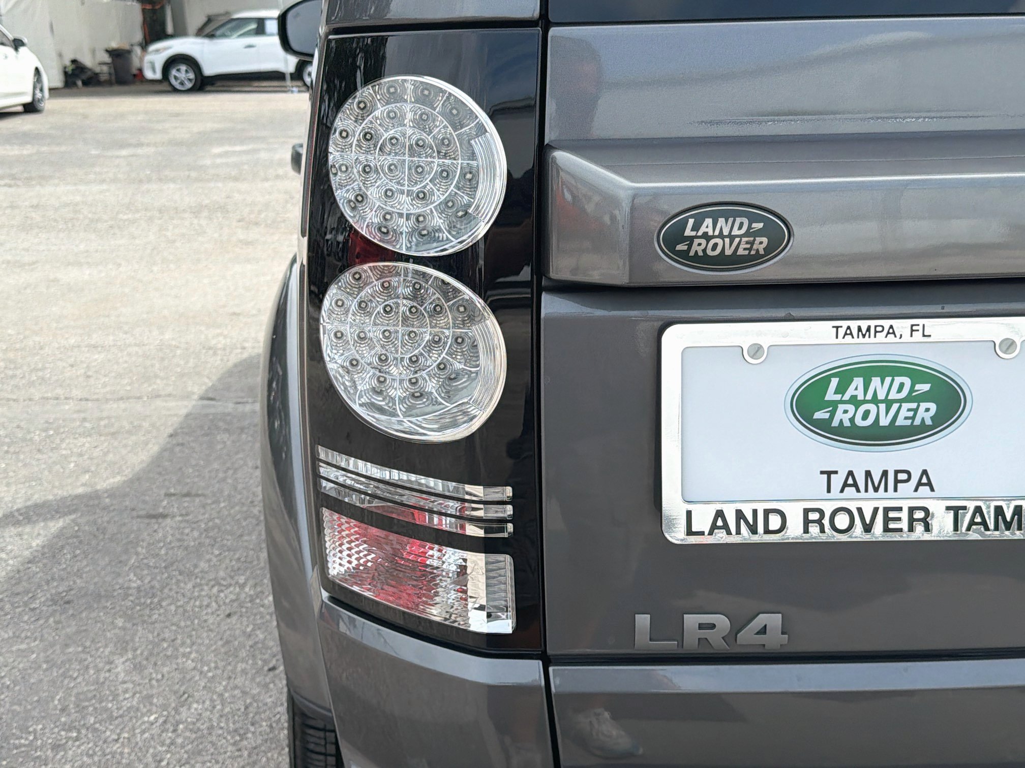 Used 2016 Gray Land Rover HSE image 10