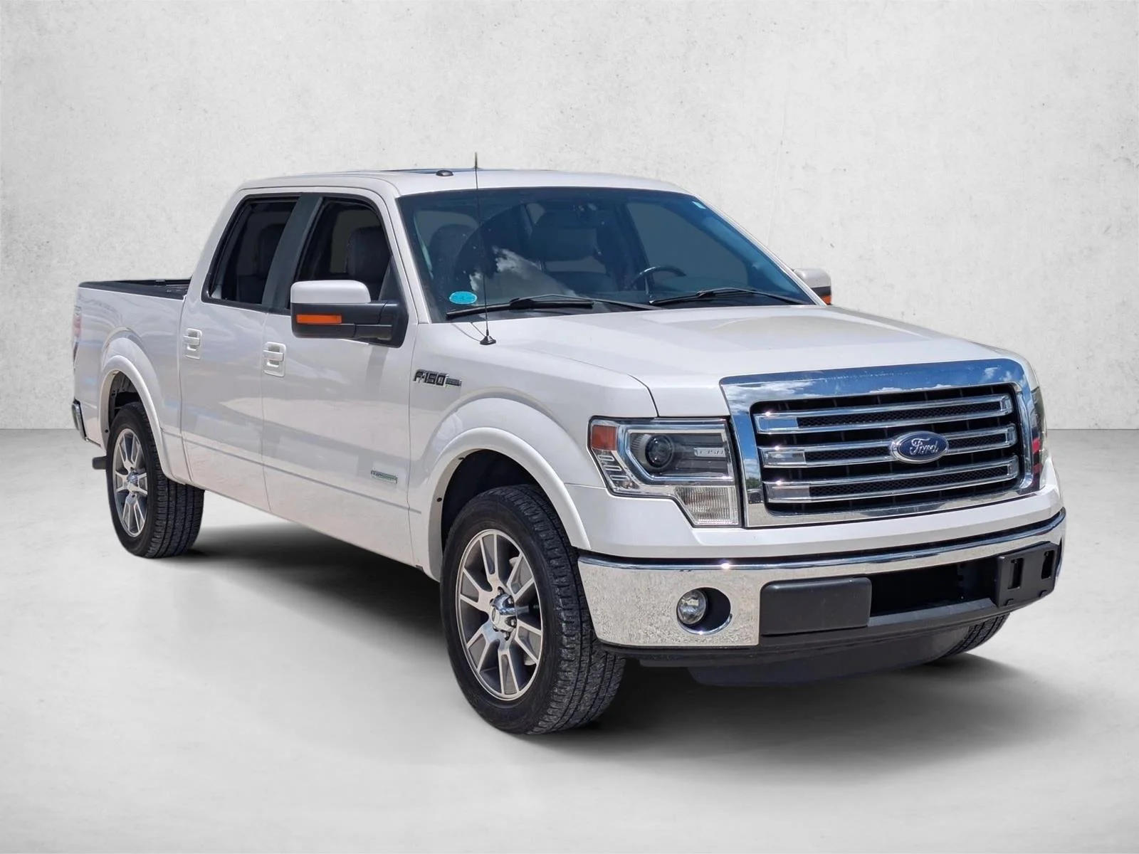 Used 2013  Ford Platinum image 3