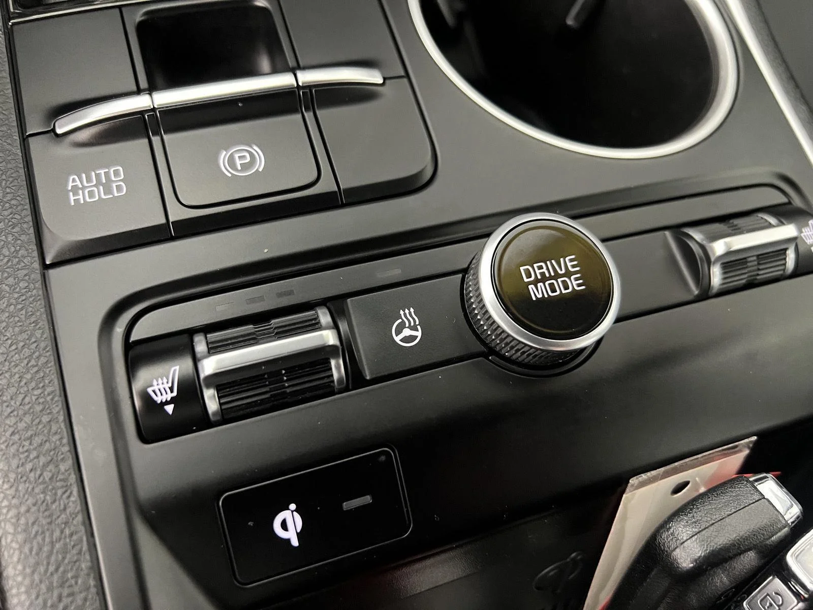 Used 2024 Glacial White Pearl Kia GT-Line image 9