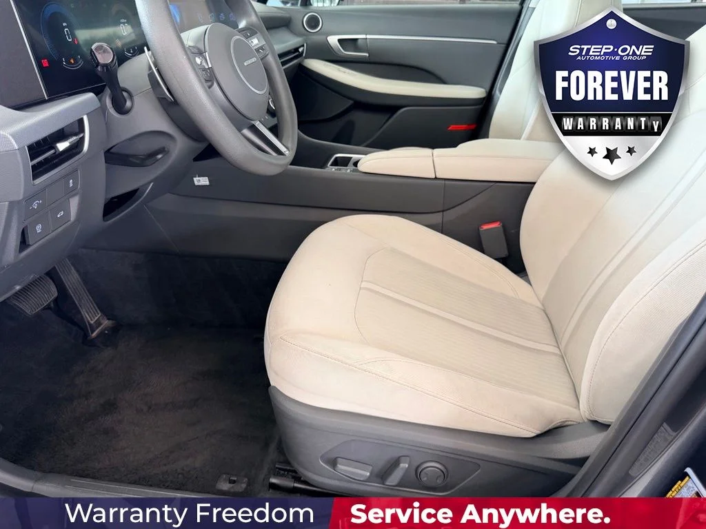 Used 2025 Gray Hyundai SEL image 13