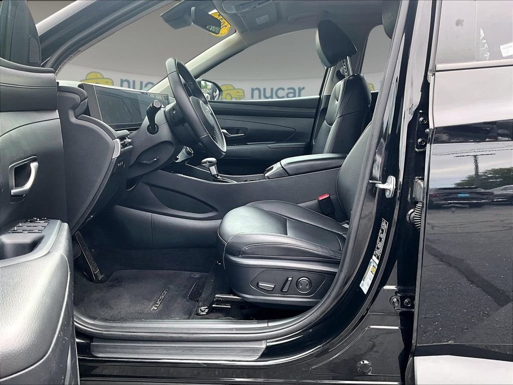 Used 2025 Phantom Black Hyundai SEL Convenience image 8