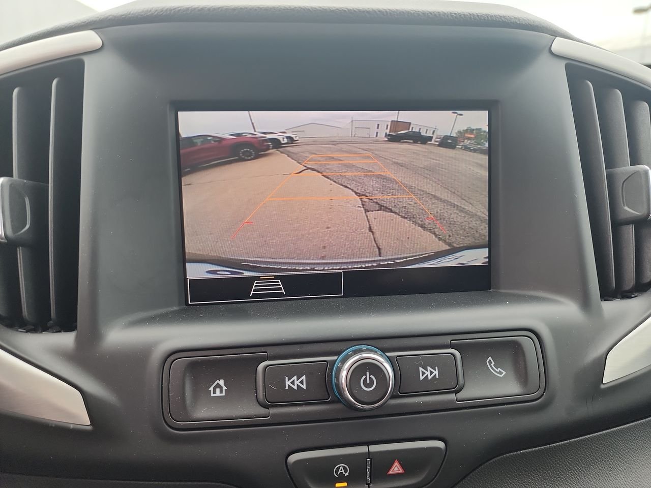 Used 2024 Sterling Metallic GMC SLE image 16