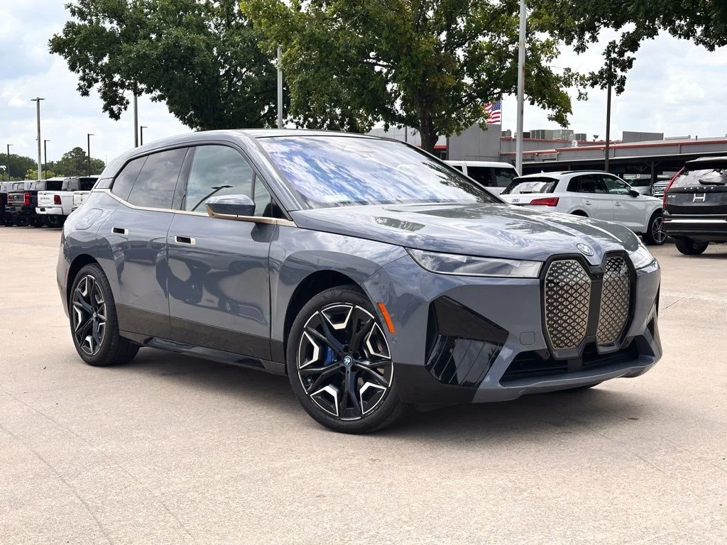 2022 BMW iX xDrive50's photo