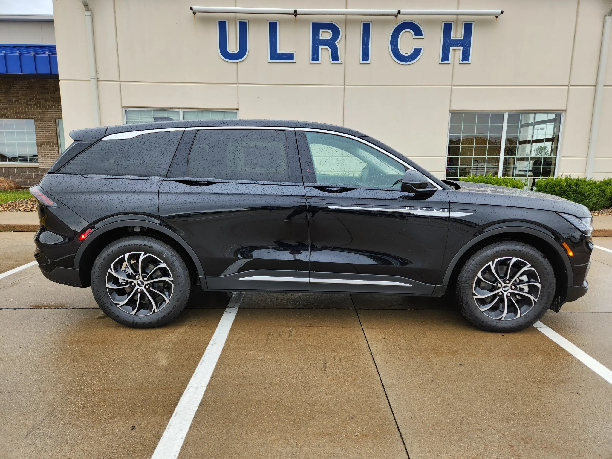 New 2026 Infinite Black Metallic Clearcoat Lincoln Premiere image 12