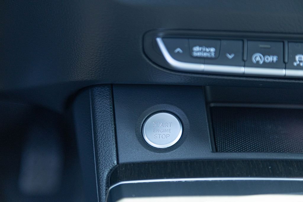Used 2020  Audi 45 Premium image 24