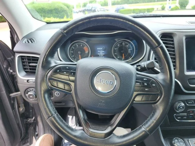 Used 2019 Crystal Metallic Jeep Trailhawk image 24