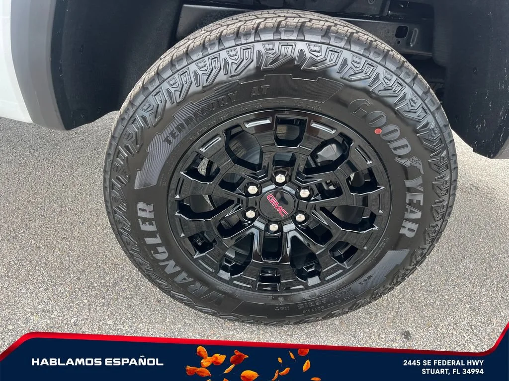 New 2026 Summit White GMC Elevation image 9