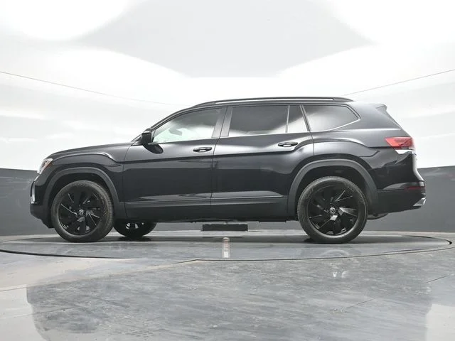 New 2026 Black Volkswagen 2.0T SE w/Technology image 20