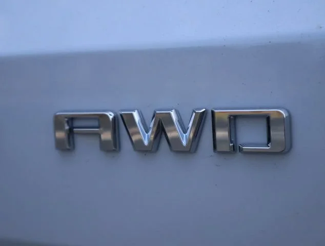 New 2026 Polar White Tricoat Chevrolet LT image 6