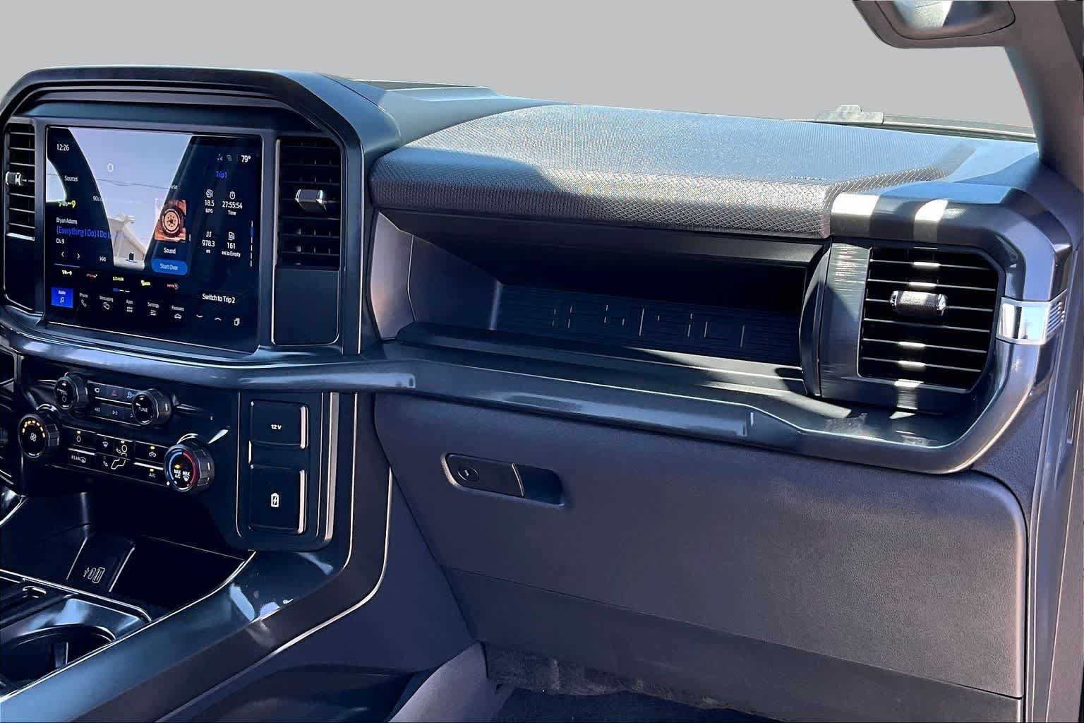 Used 2025 Atlas Blue Metallic Ford STX image 17