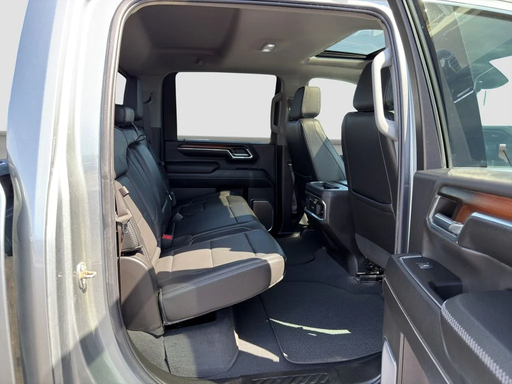 Used 2024 Silver GMC Denali image 19