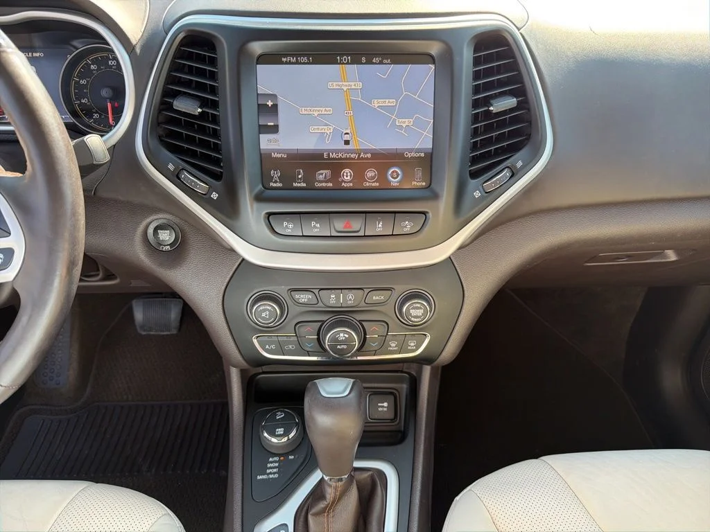 Used 2018 White Jeep Overland image 48