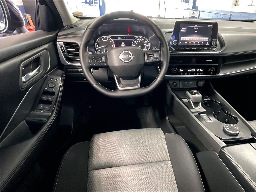 Used 2025 Blue Nissan SV image 18