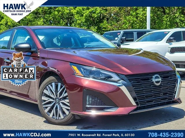 Used 2025 Red Nissan 2.5 SV image 2
