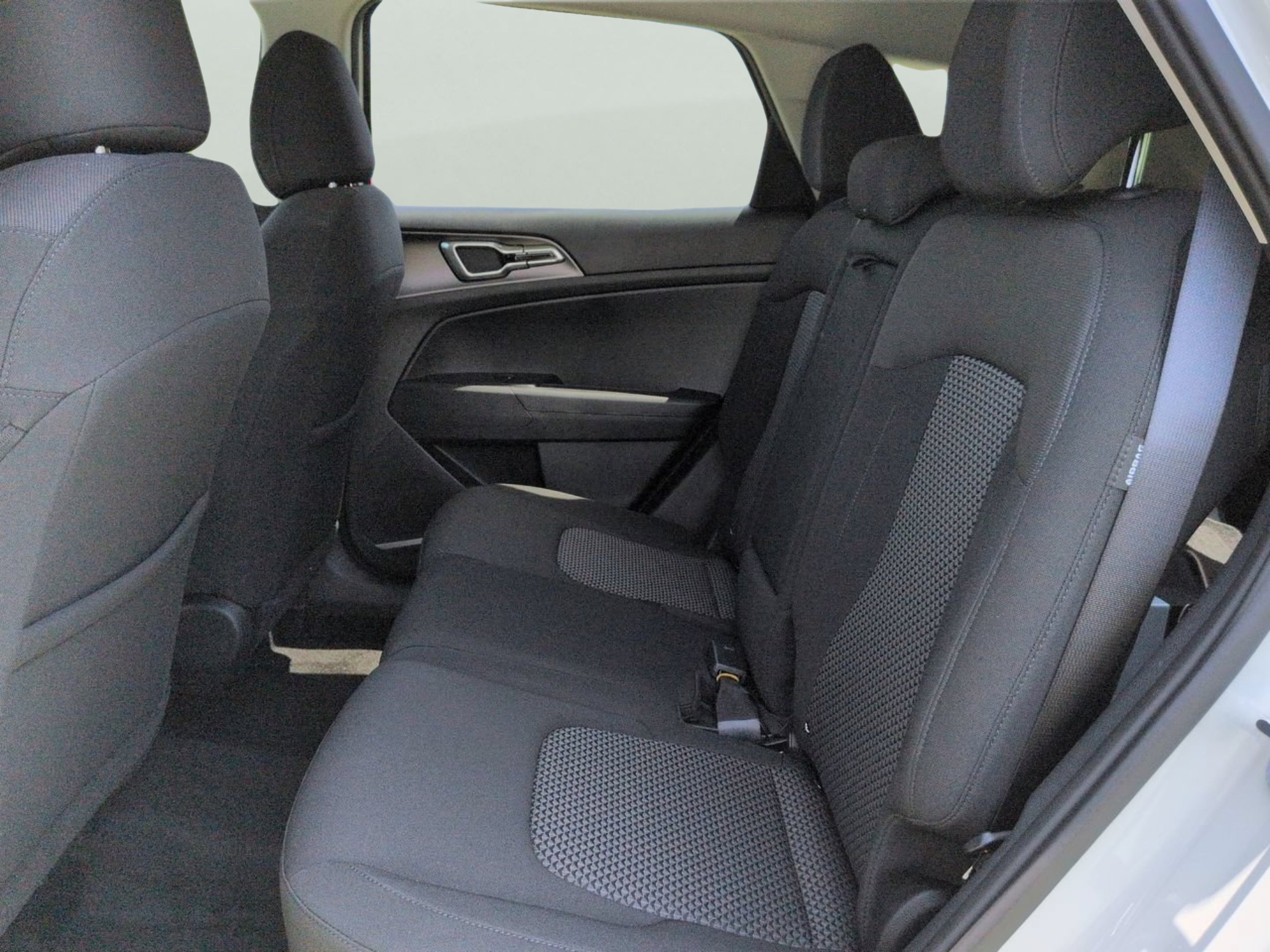 New 2026 Snow White Pearl Kia LX image 11