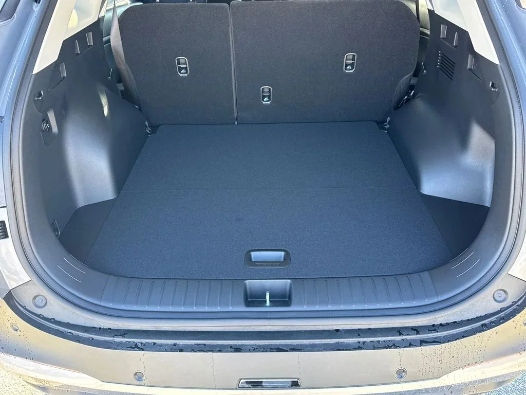 New 2026 Gray Kia LX image 18