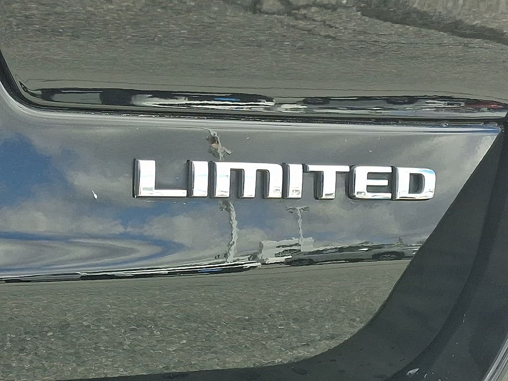Used 2023 Black Jeep Limited image 30