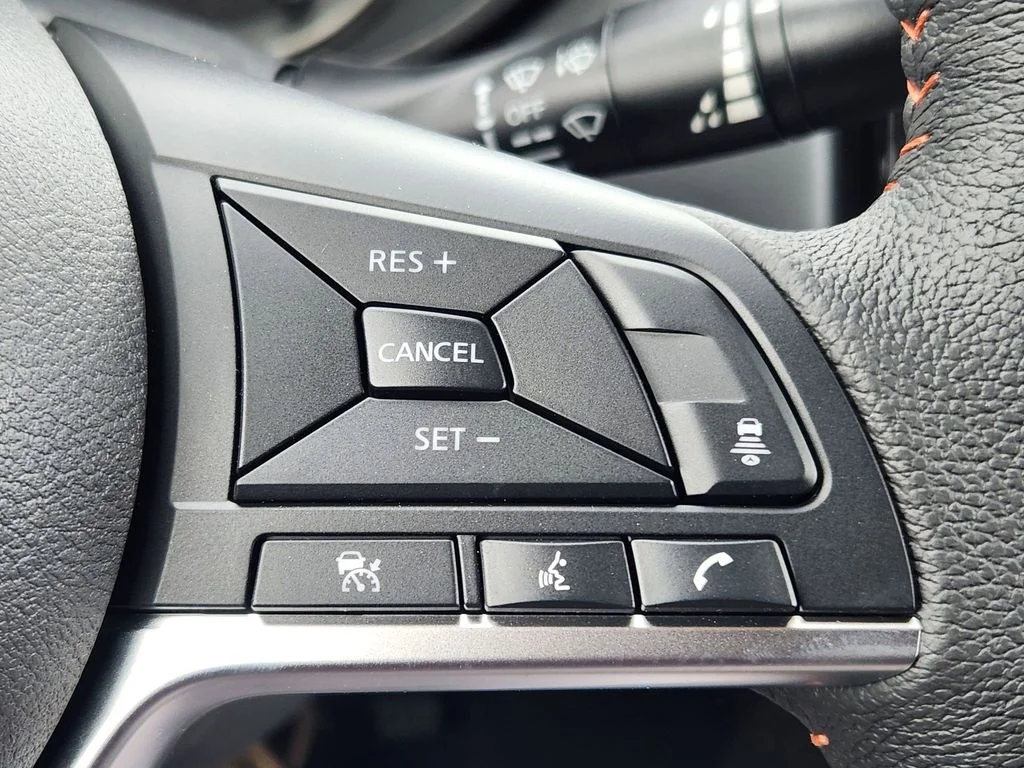 2025 Nissan Versa Sedan SR - Photo 19
